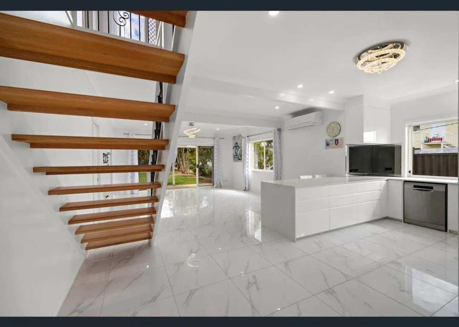 Beachfront Oasis With Private Pool And Nice Views Birkdale Holiday home