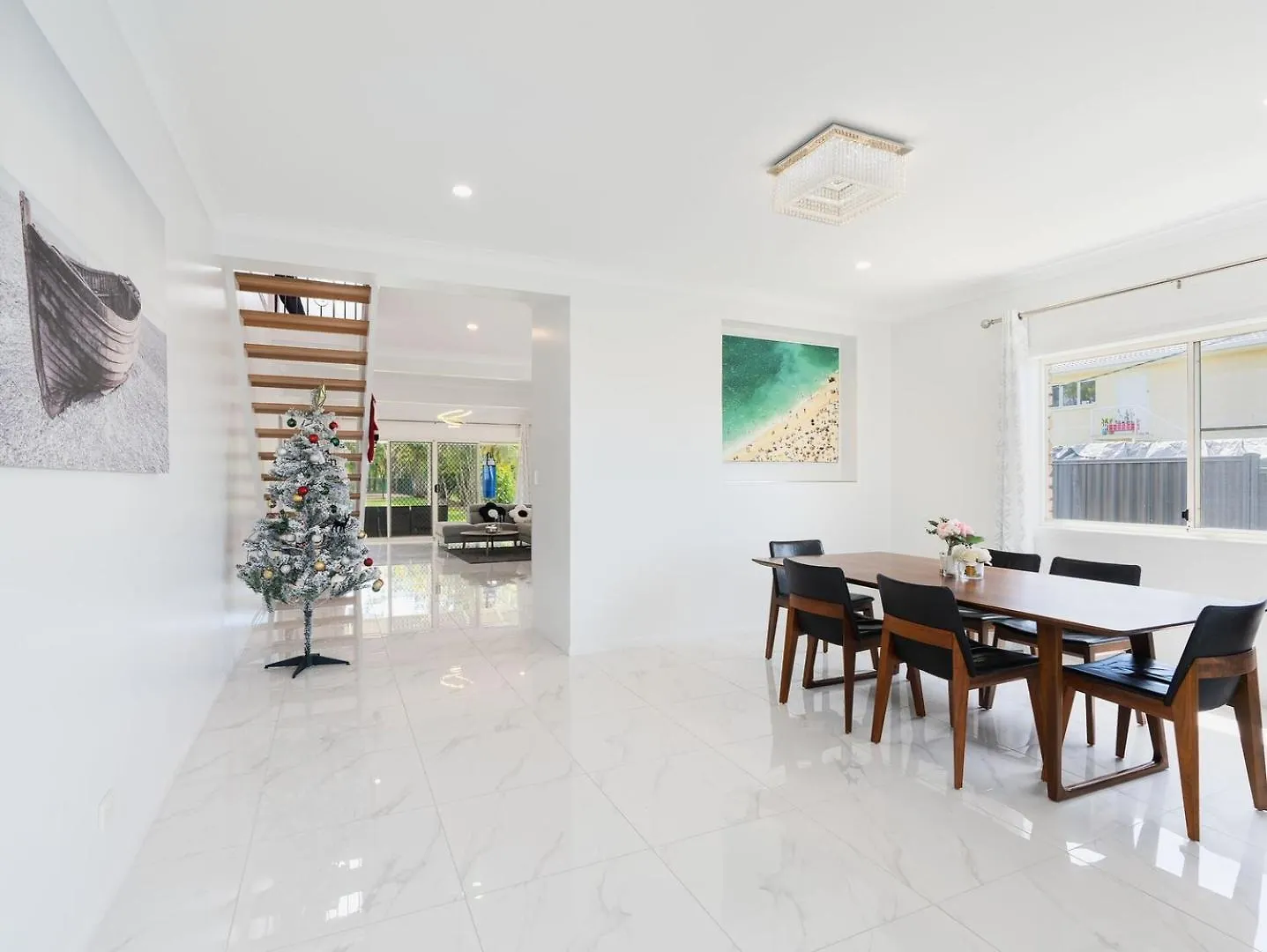 Thorneside Seaside Dream Home Near The Blue Sea contacts