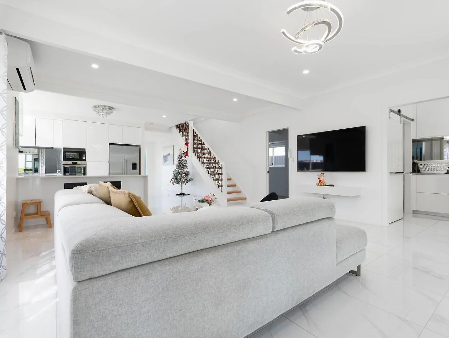 Thorneside Seaside Dream Home Near The Blue Sea Birkdale Australia